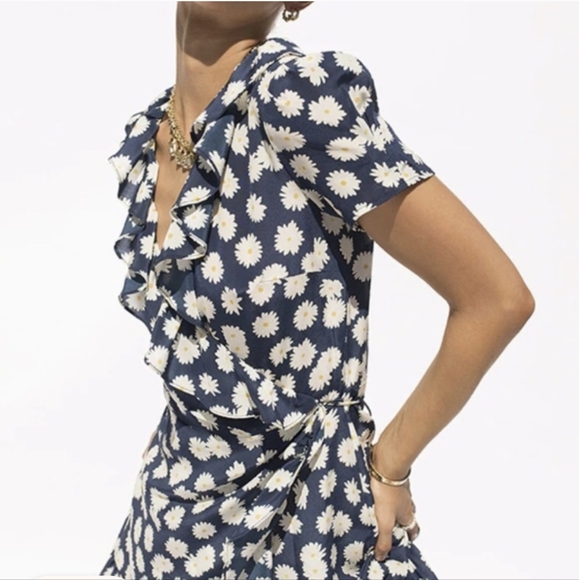 réalisation par blue w/daisy's silk wrap dress - Picture 2 of 9